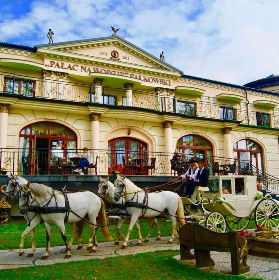 Uzdrowisko Sanatorium Augustow Palac Na Wodzie Falkowski Exterior photo